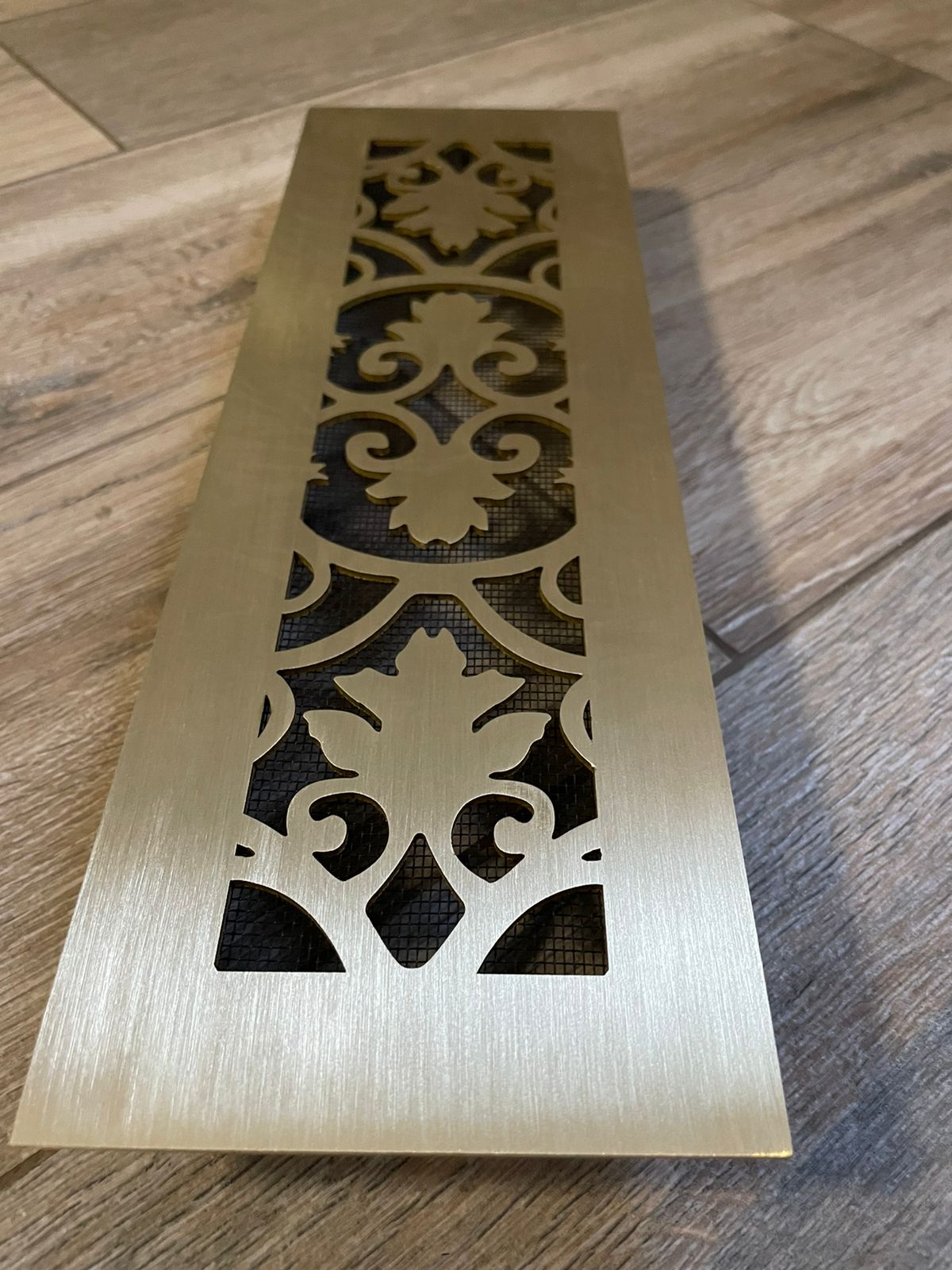 Вентиляционная решетка латунная шлифованная LR-07 300х100